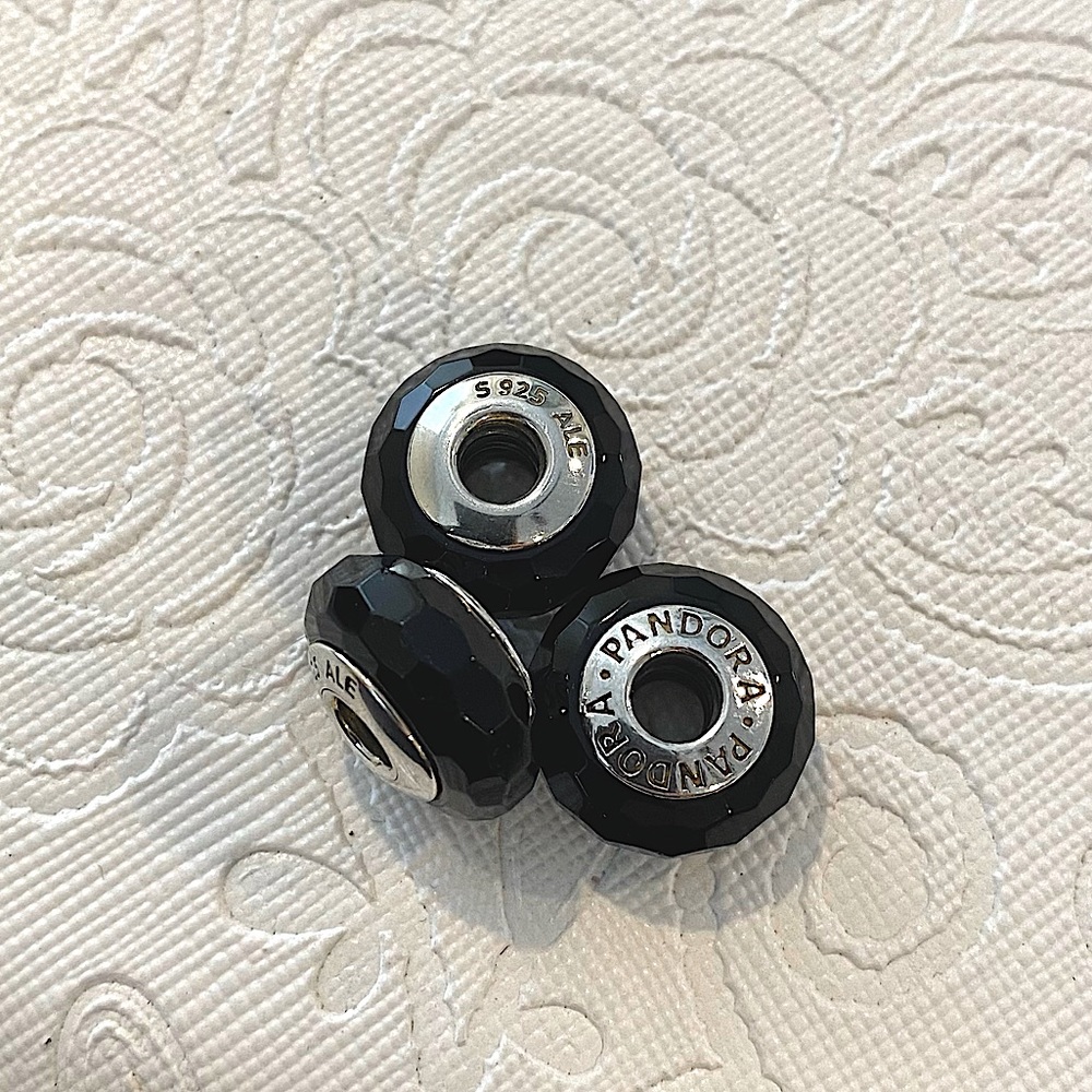 3 Pandora Black Fascisted Muranos